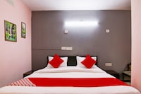 OYO 817404 Manya Stay