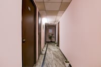 OYO 817404 Manya Stay