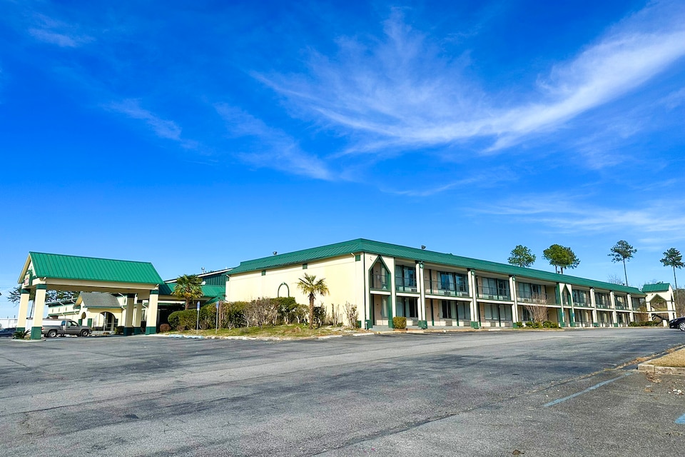 Super Inn & Suites by OYO Milledgeville, Milledgeville, Milledgeville, GA
