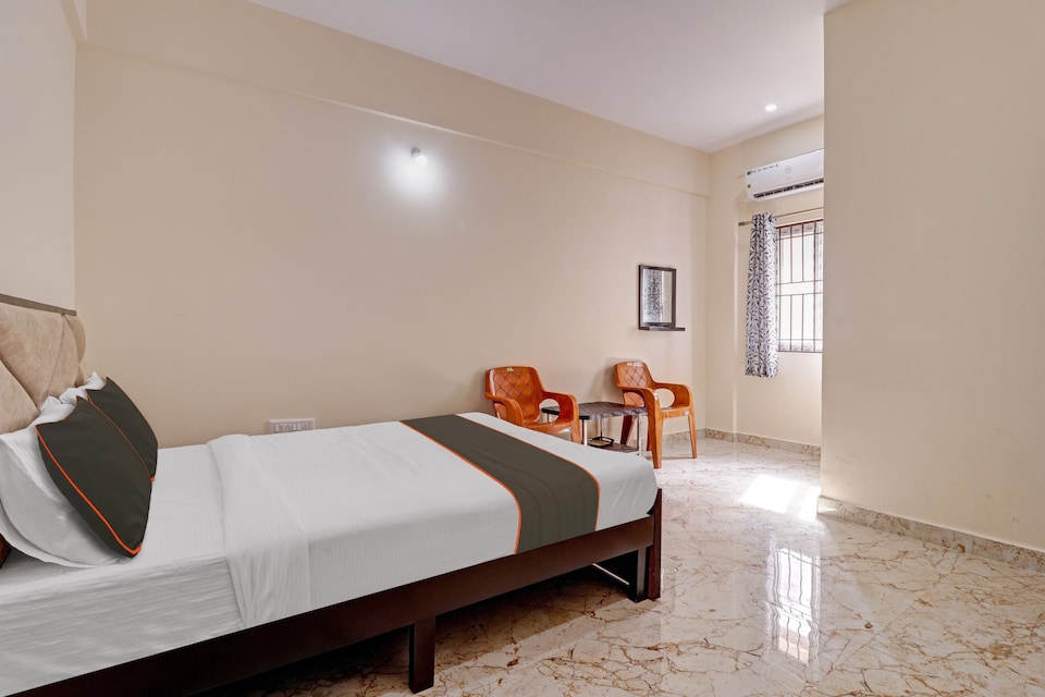 Hotel O Sri Maruthi Convention Formerly SMK Lodging, Hoskote Bangalore, Bangalore