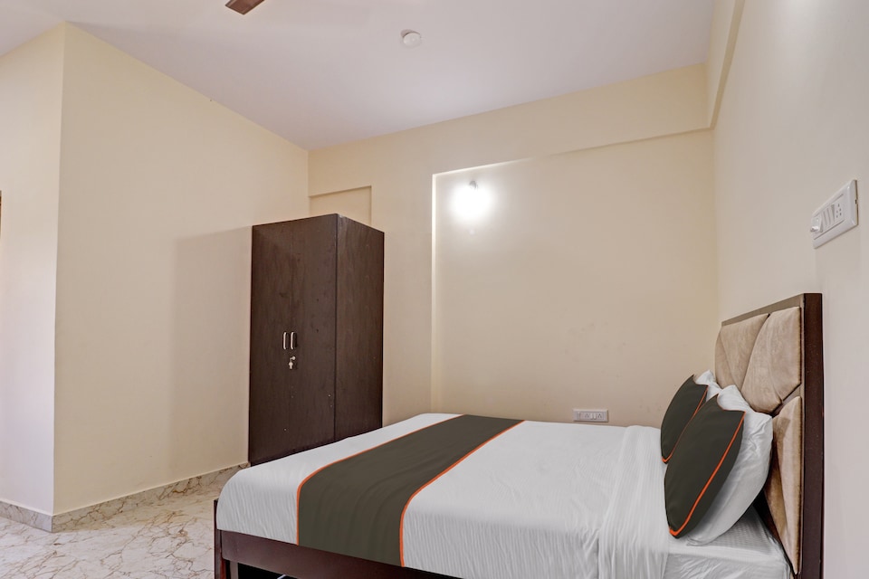 Hotel O Sri Maruthi Convention Formerly SMK Lodging, Hoskote Bangalore, Bangalore