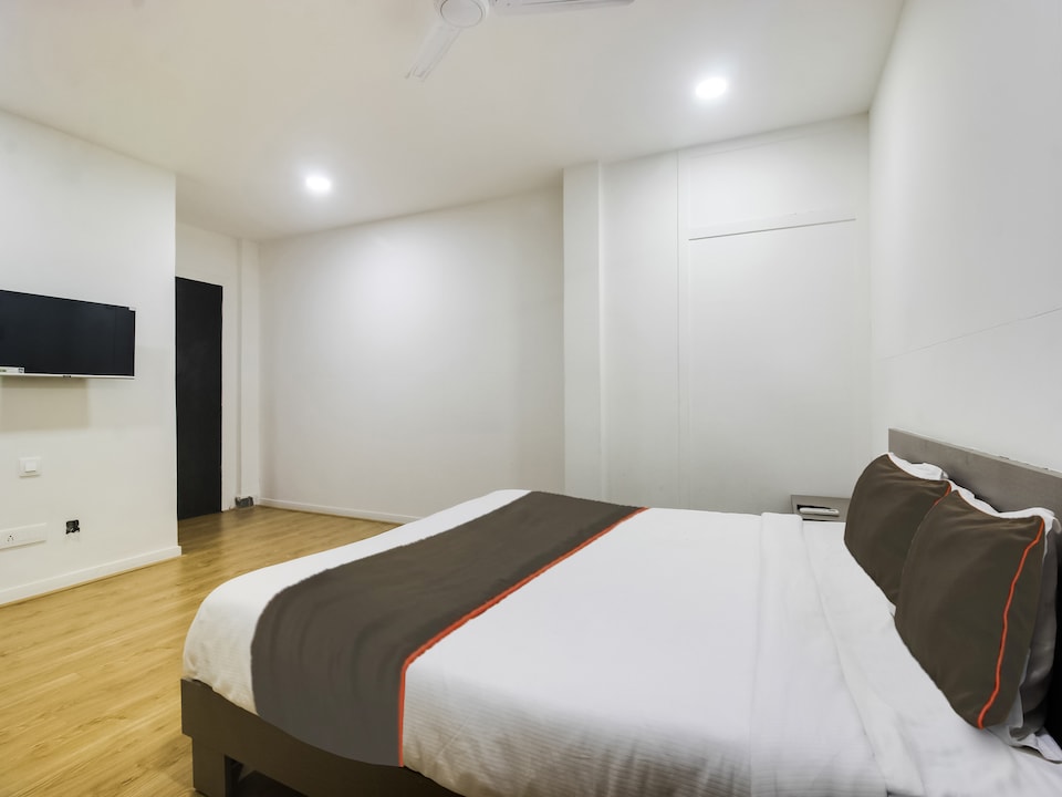 Hotel O Holiday Banjara, Jubilee Hills, Hyderabad