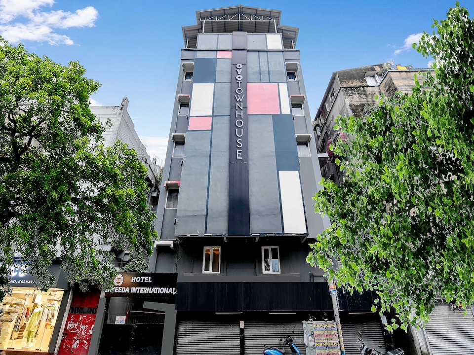 Collection O Sayeeda International, Park Circus Kolkata, Kolkata