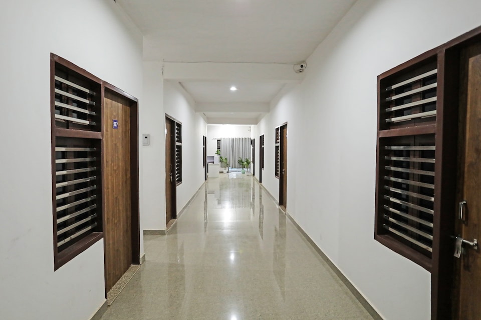 Hotel O Yuvraj Plaza, Old Gurgaon, Gurgaon
