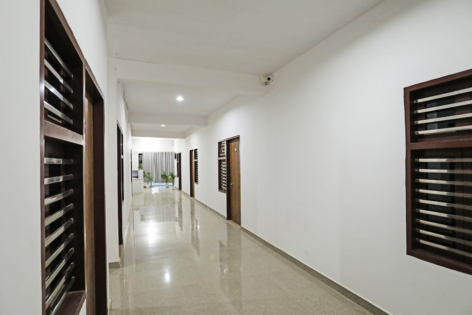 Hotel O Yuvraj Plaza, Old Gurgaon, Gurgaon