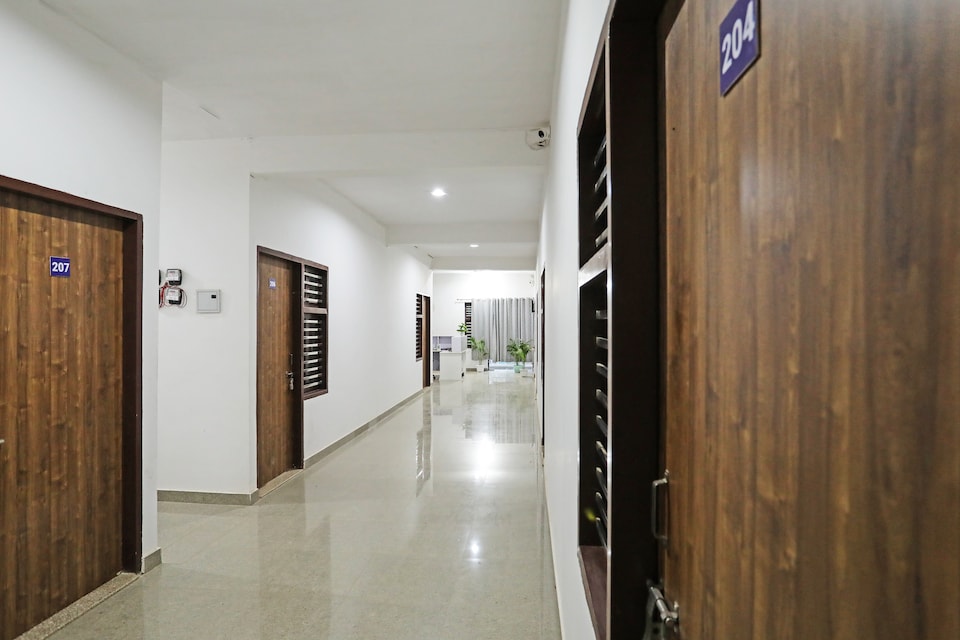Hotel O Yuvraj Plaza, Old Gurgaon, Gurgaon