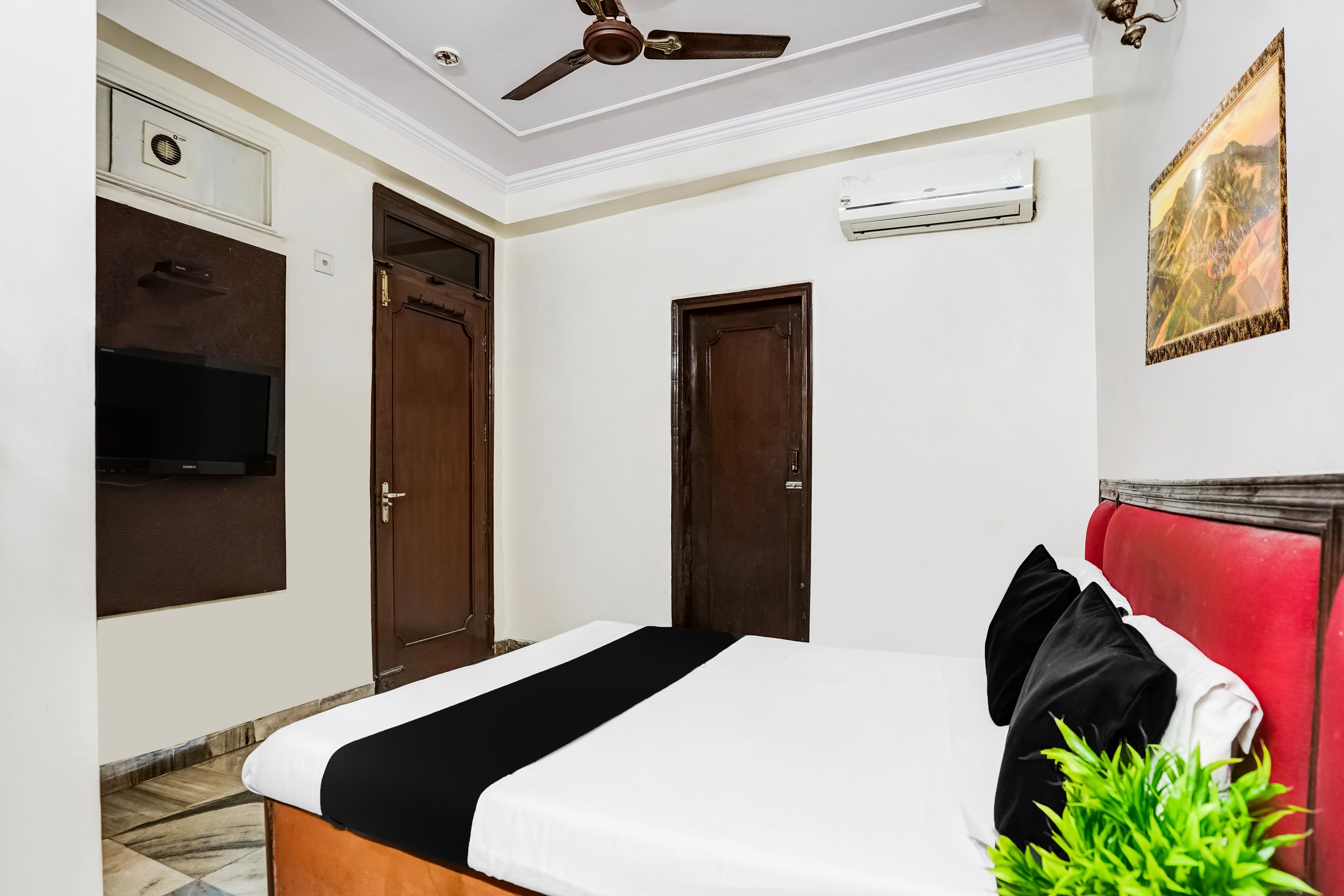 Hotels in New Delhi Railway Station, Delhi Starting @ ₹541 - Upto 81%