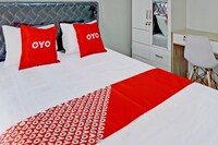 OYO 93040 Calatheya Homestay Syariah