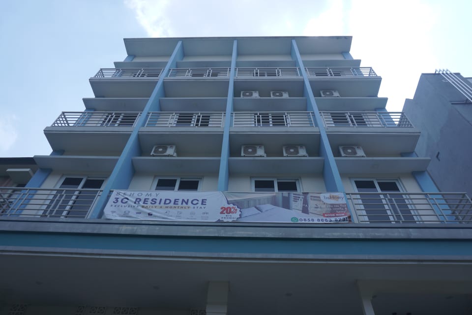 OYO Life 93043 Cozy Regent, BSD, Tangerang