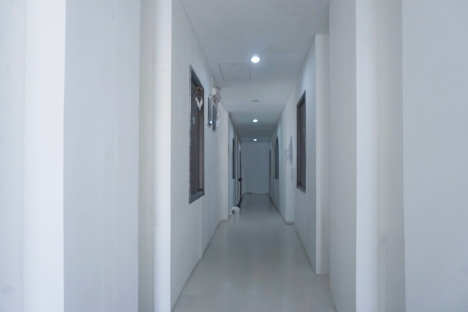 OYO Life 93047 Cozy Lincoln, Karawaci, Tangerang