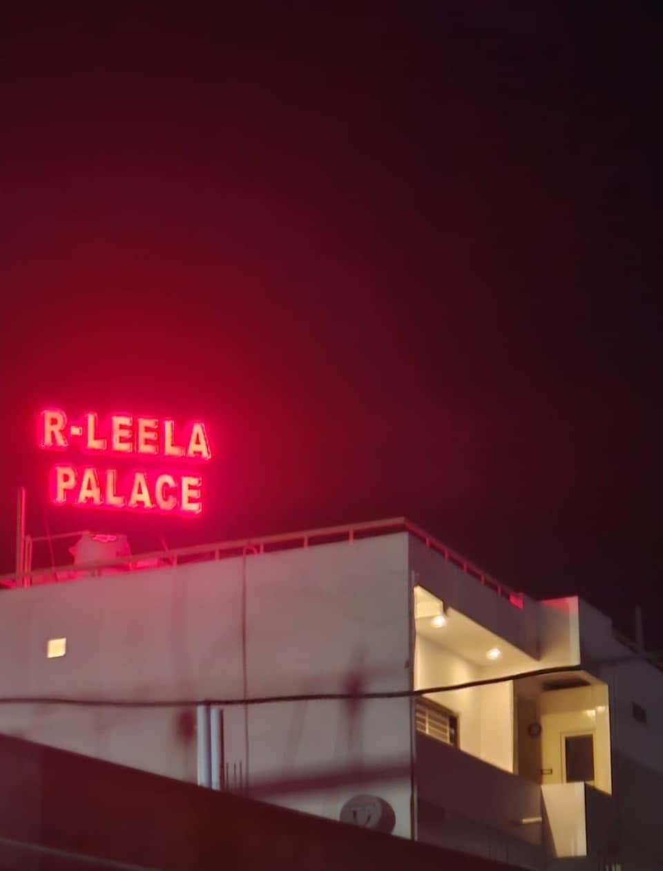 OYO Hotel R - Leela Palace, Banda, Banda