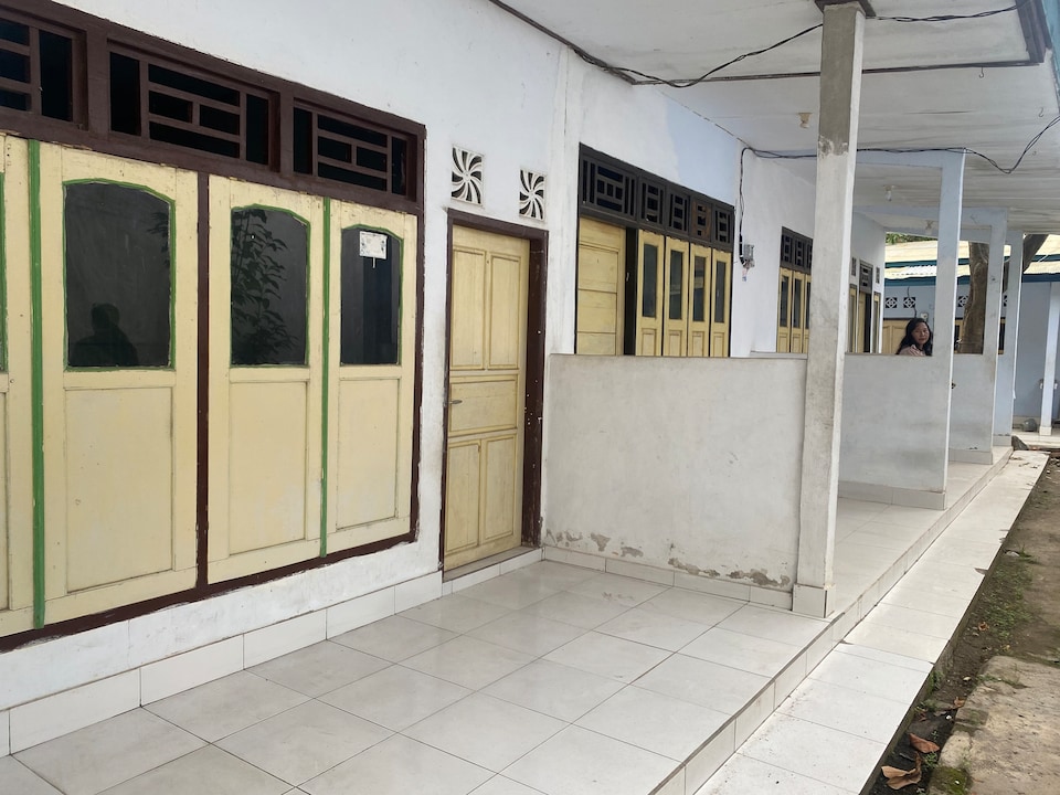 OYO Life Kos Bu Luh Mangku, Tanjung Lombok, Lombok