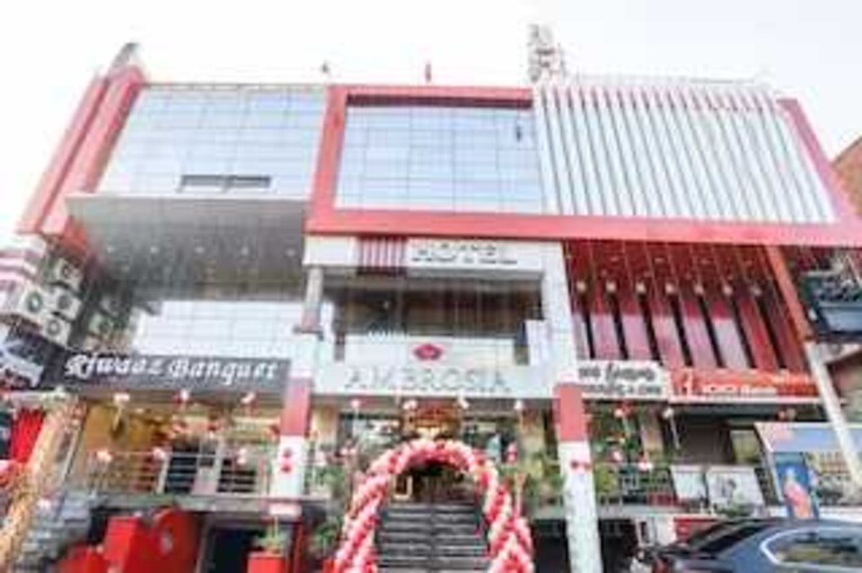 Collection O Hotel Ambrosia, Jhansi, Jhansi