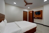 OYO Vaibhav Lakshmi Bording & Lodging 