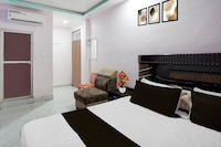 SPOT ON New Shukla Hotel