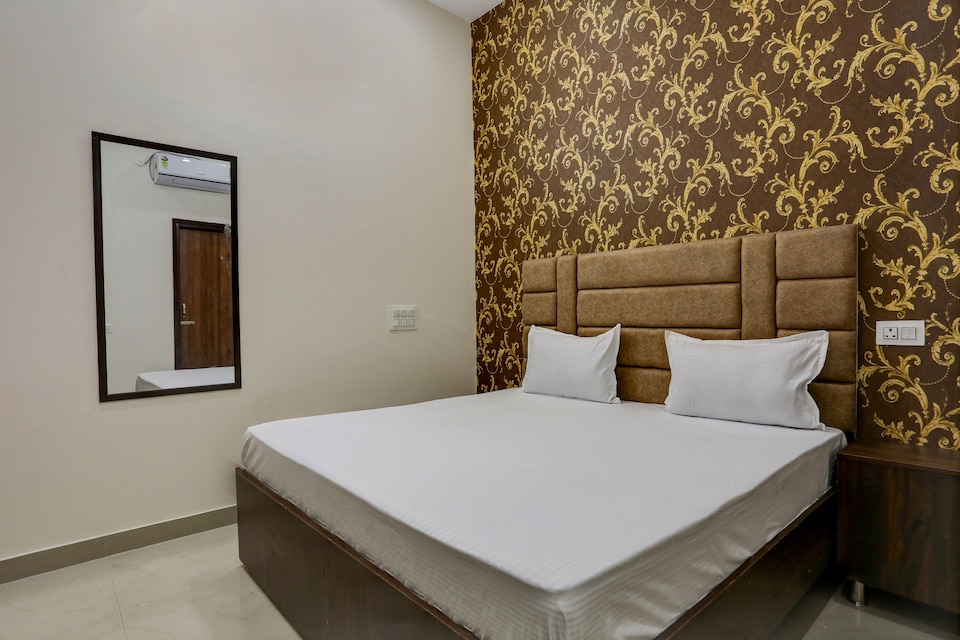 OYO Jihaan Residency , Pakhowal Road Ludhiana, Ludhiana