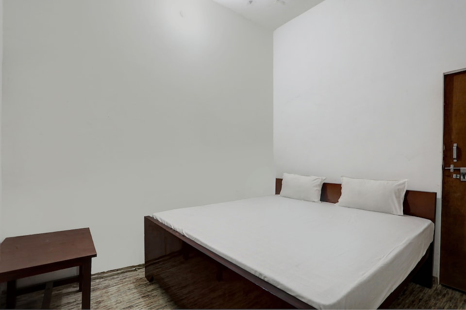 OYO Hotel Trip Inn, Bulandshahr, Bulandshahr