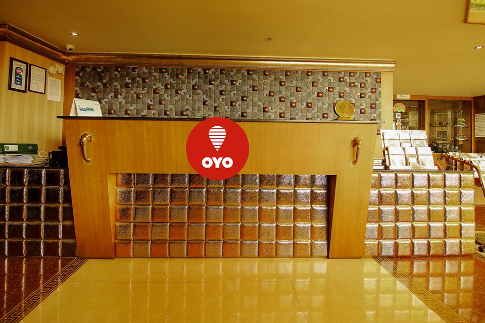 OYO Premium 013 Vyttila Bypass, Vytilla Kochi, Kochi