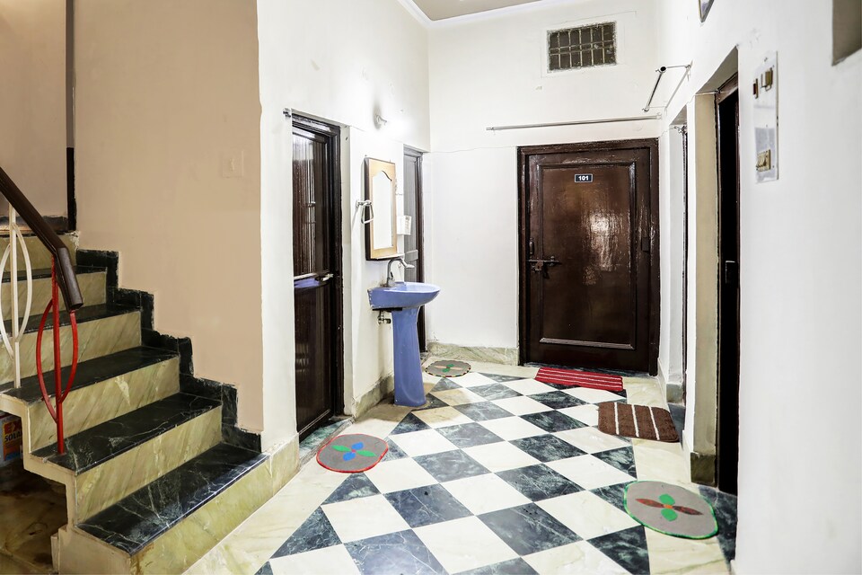 OYO 817731 Bluebird Inn Hotel And Guest House, Gwalior, Gwalior