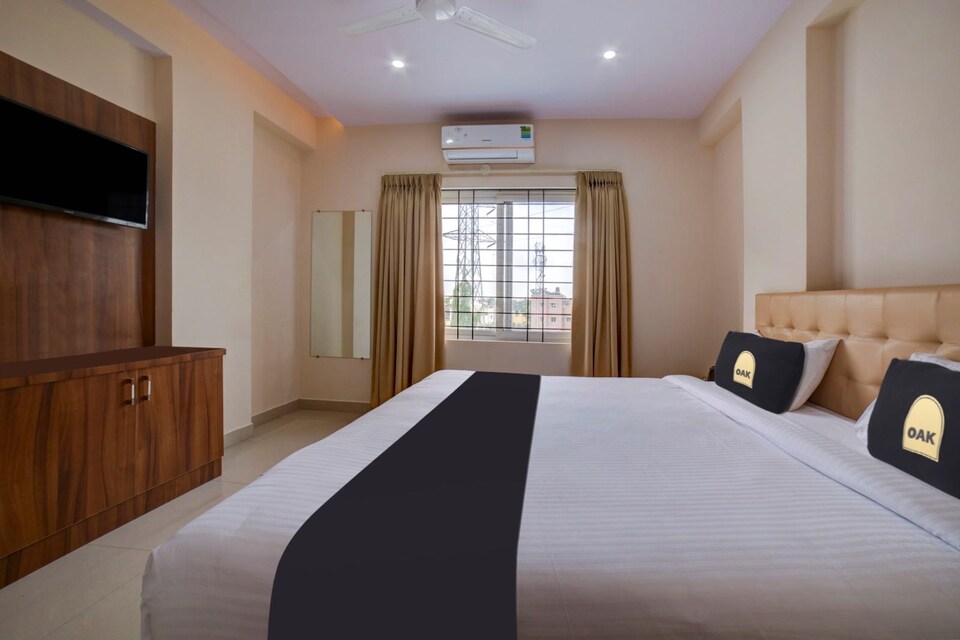 POP 81776J Hotel Dev Inn, Vaishali Kaushambi Metro, Ghaziabad