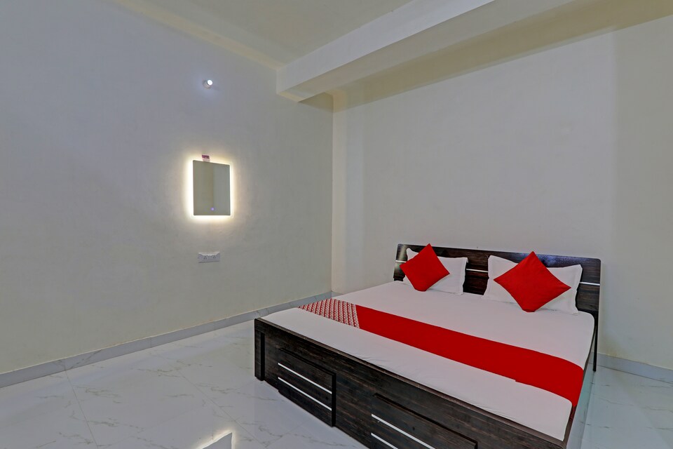 OYO Flagship Bhawani Guest House , Sigra, Varanasi