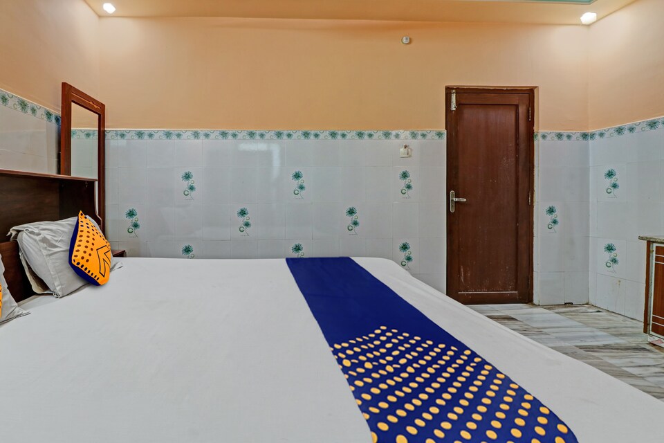 OYO   Sitara Lodge, Guntur, Guntur