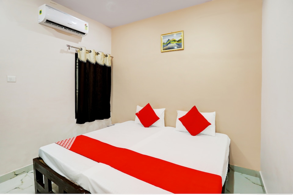 OYO Flagship Hotel Aditya Inn, Cantt, Varanasi