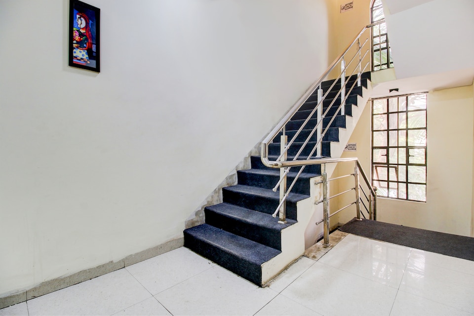 Hotel O Golden Sky, Vijay Nagar Indore, Indore
