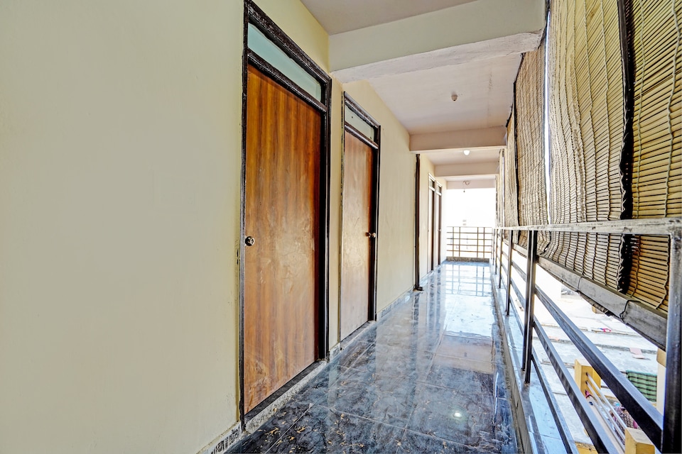 Hotel O Royal, Noida City, Noida