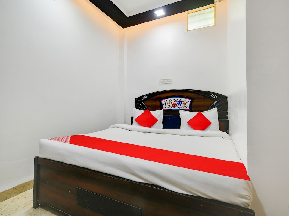 SPOT ON Hotel Relax Inn, MG Road Indore, Indore