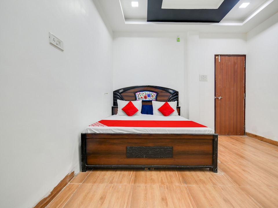 SPOT ON Hotel Relax Inn, MG Road Indore, Indore