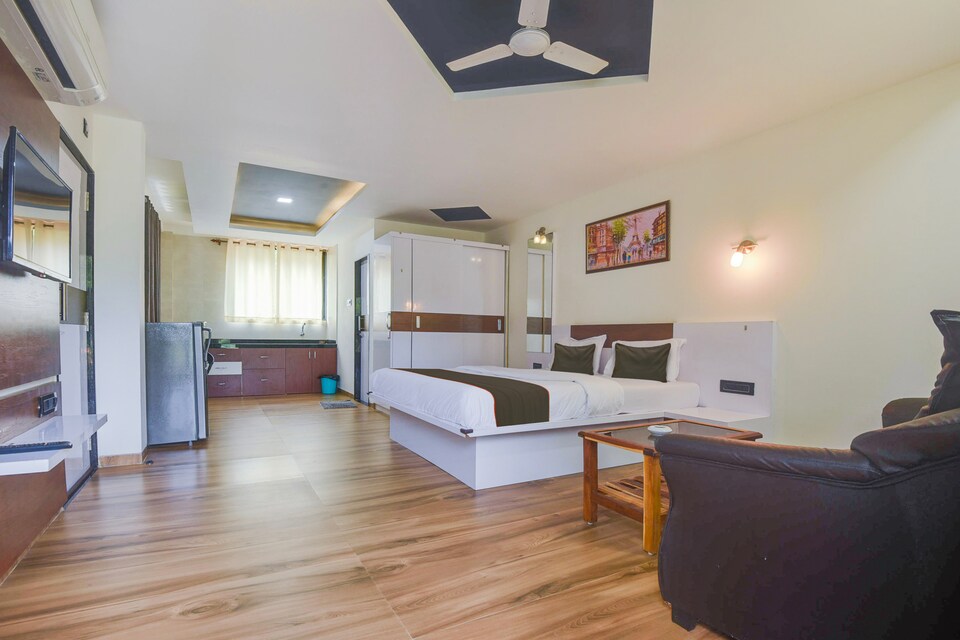 Collection O  VS Palolem Heights, South Goa, Goa