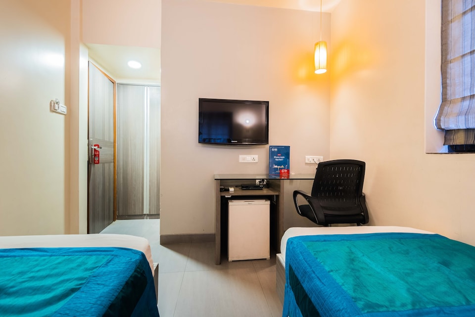 OYO 1735 Nariman Point, Mumbai CST-Churchgate-Colaba, Mumbai