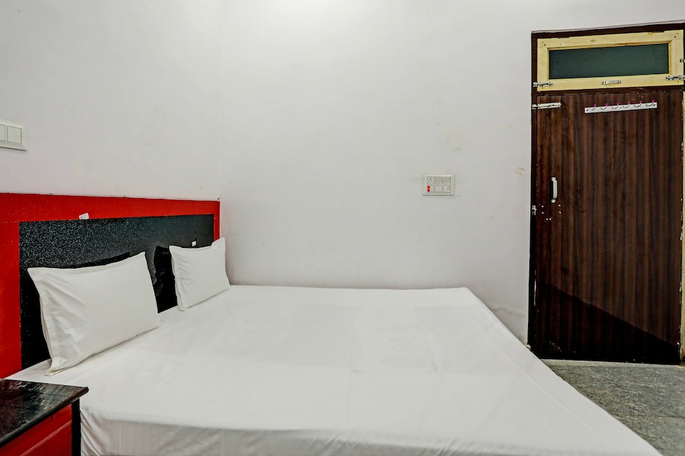 OYO 818006 THE KING HEAVEN, Bhogaon, Bhogaon