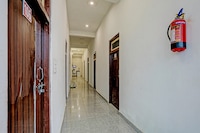 OYO 818006 THE KING HEAVEN