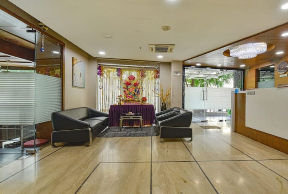 POP 81804C Dev Aadi Hotel, Navrangpura Ahmedabad, Ahmedabad