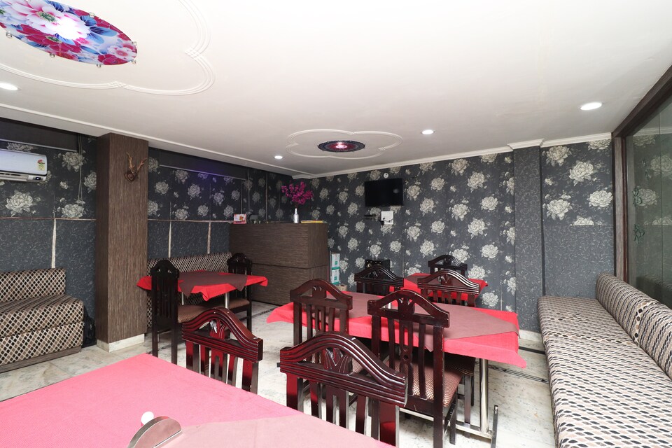 OYO Flagship Hotel Yugantar Palace, City Centre, Gwalior