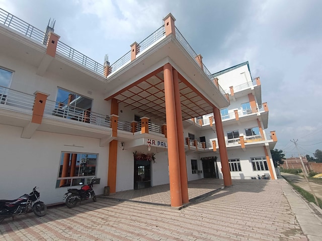 Hotel O Home HR Homes