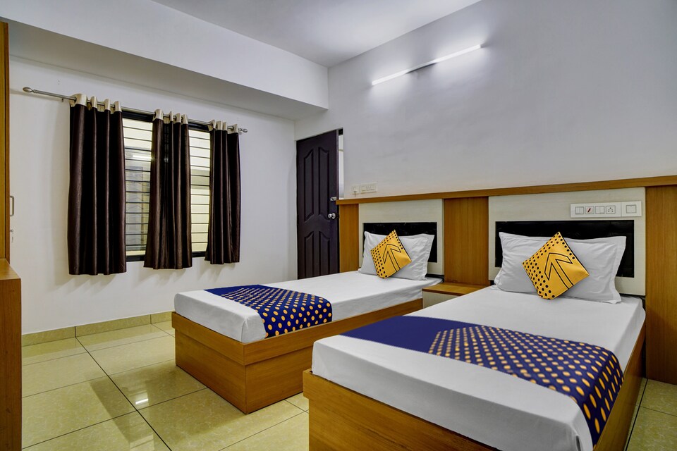 SPOT ON Sara's Loadge , Kakkanad Kochi, Kochi