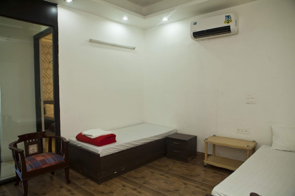 OYO Apartments 050 Cyber Park, Medanta, Gurgaon