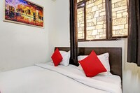 OYO Flagship Tom & Jerry Stay