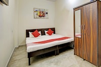 OYO Flagship Tom & Jerry Stay