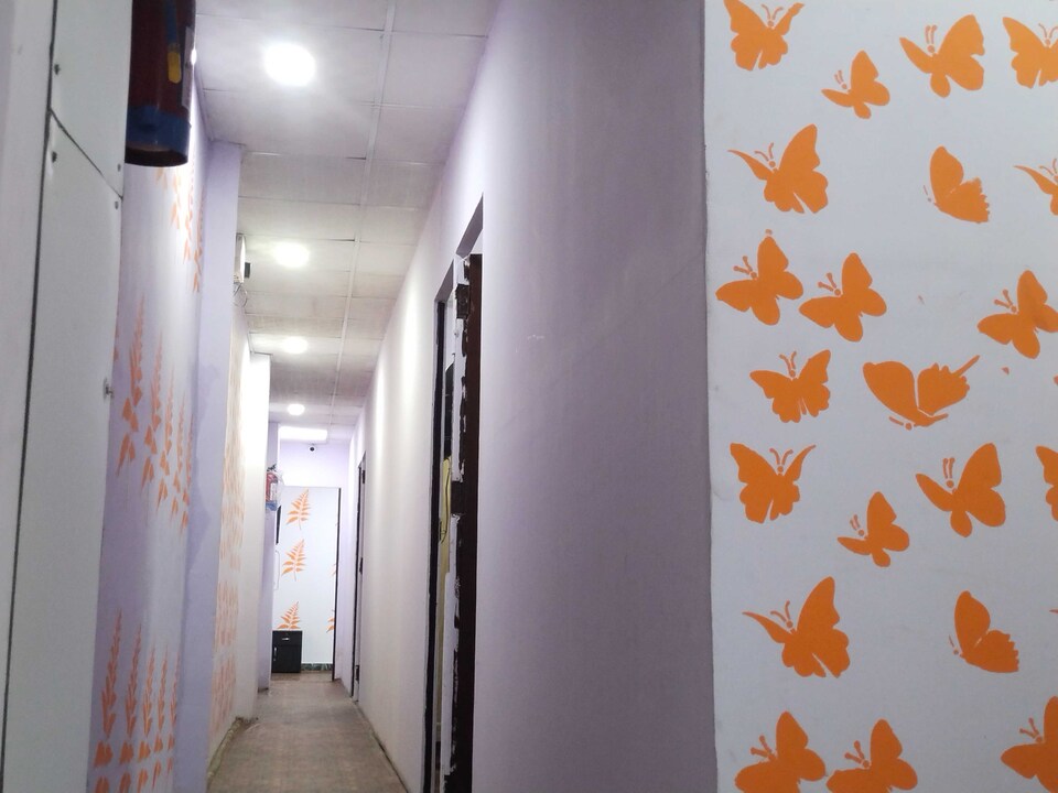 POP 81813J Hotel Sun Shine, Ghaziabad City, Ghaziabad