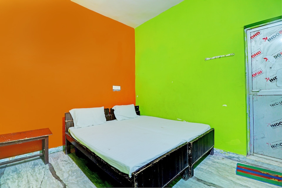 Hotel O Vansh Guest House, Mathura, Mathura