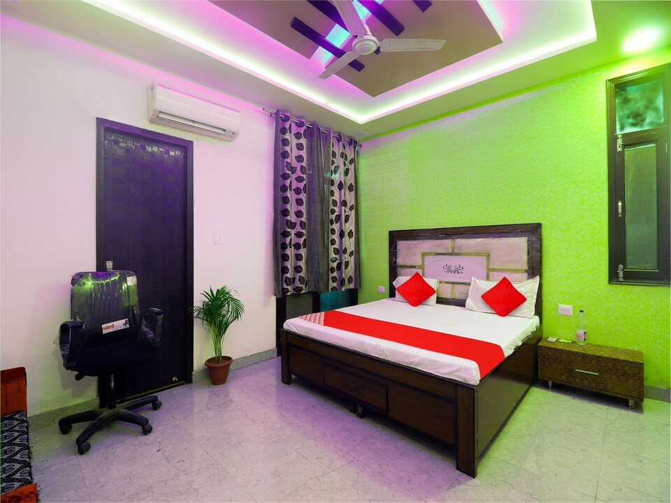 OYO Flagship Rich Home Stay, Shilpgram, Agra