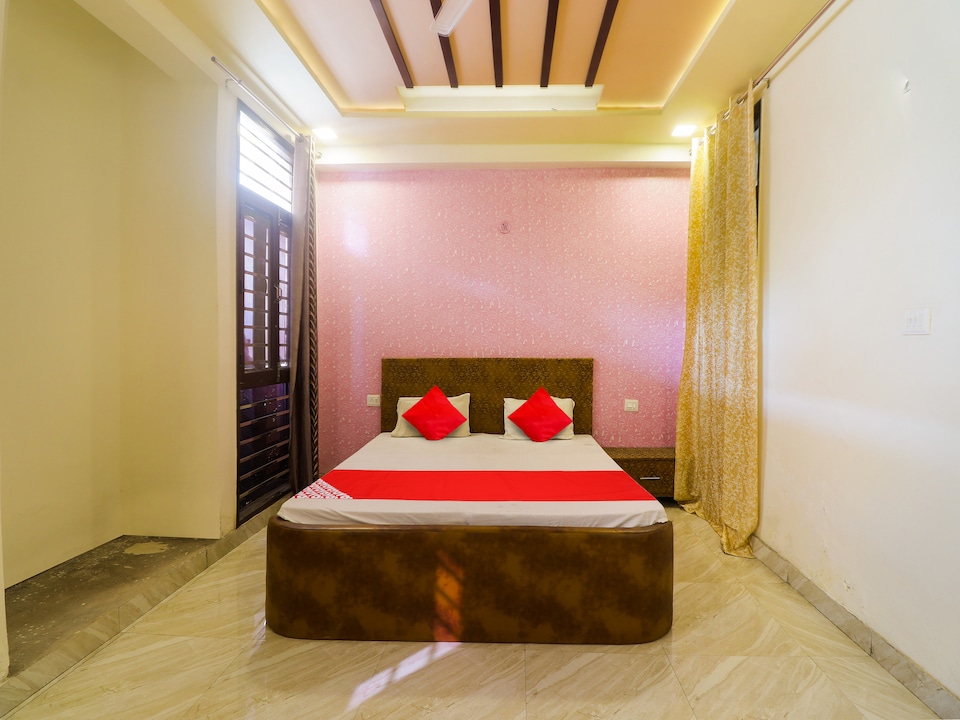 OYO Flagship Rich Home Stay, Shilpgram, Agra