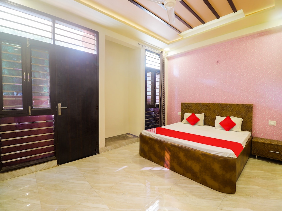 OYO Flagship Rich Home Stay, Shilpgram, Agra