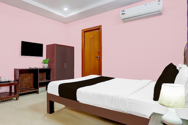 Super Hotel O Karakambadi Near Alipiri Formerly BVN Grand