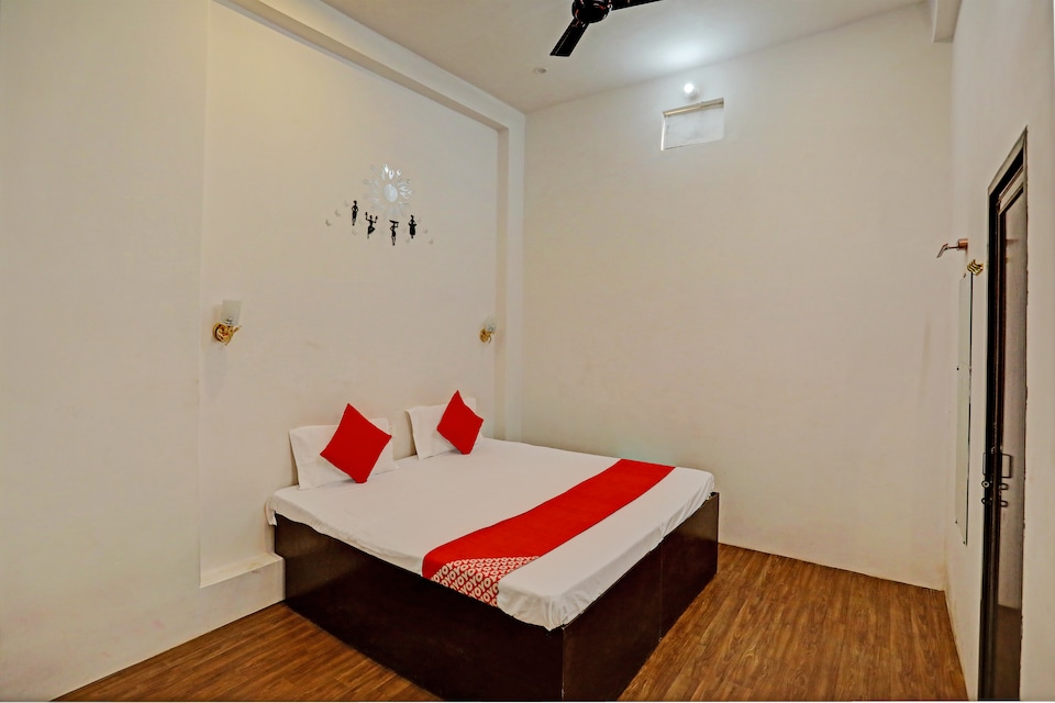 OYO Flagship Shri Ganga Kashi Dham, Godowlia, Varanasi