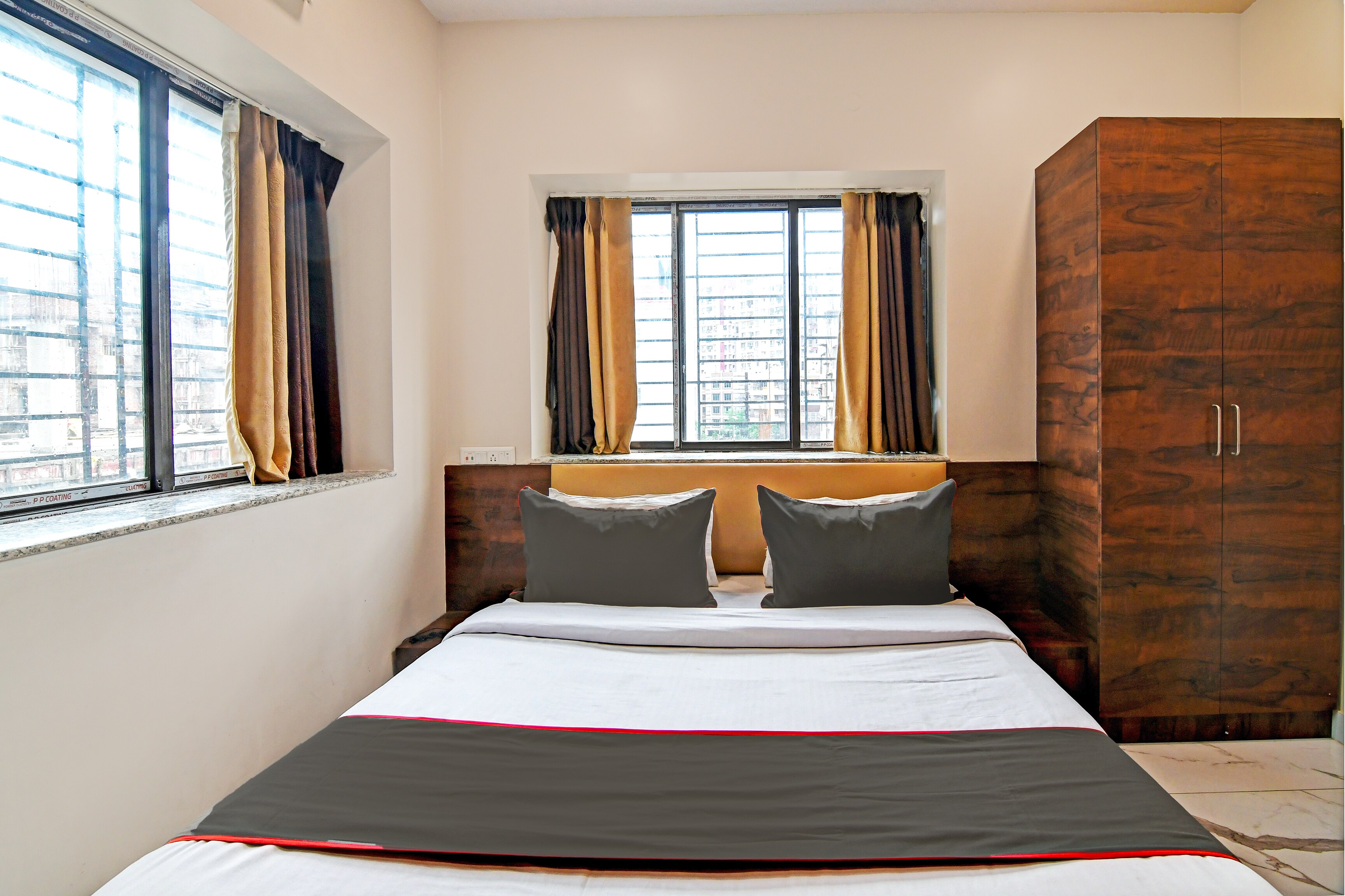 Super Collection O Hotel Dak Plaza, Collection O Kolkata, Book ₹997 OYO